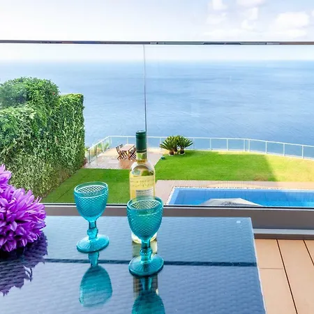 Chimera - Oceanfront Pool Retreat By Ls