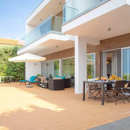 Chimera - Oceanfront Pool Retreat By Ls